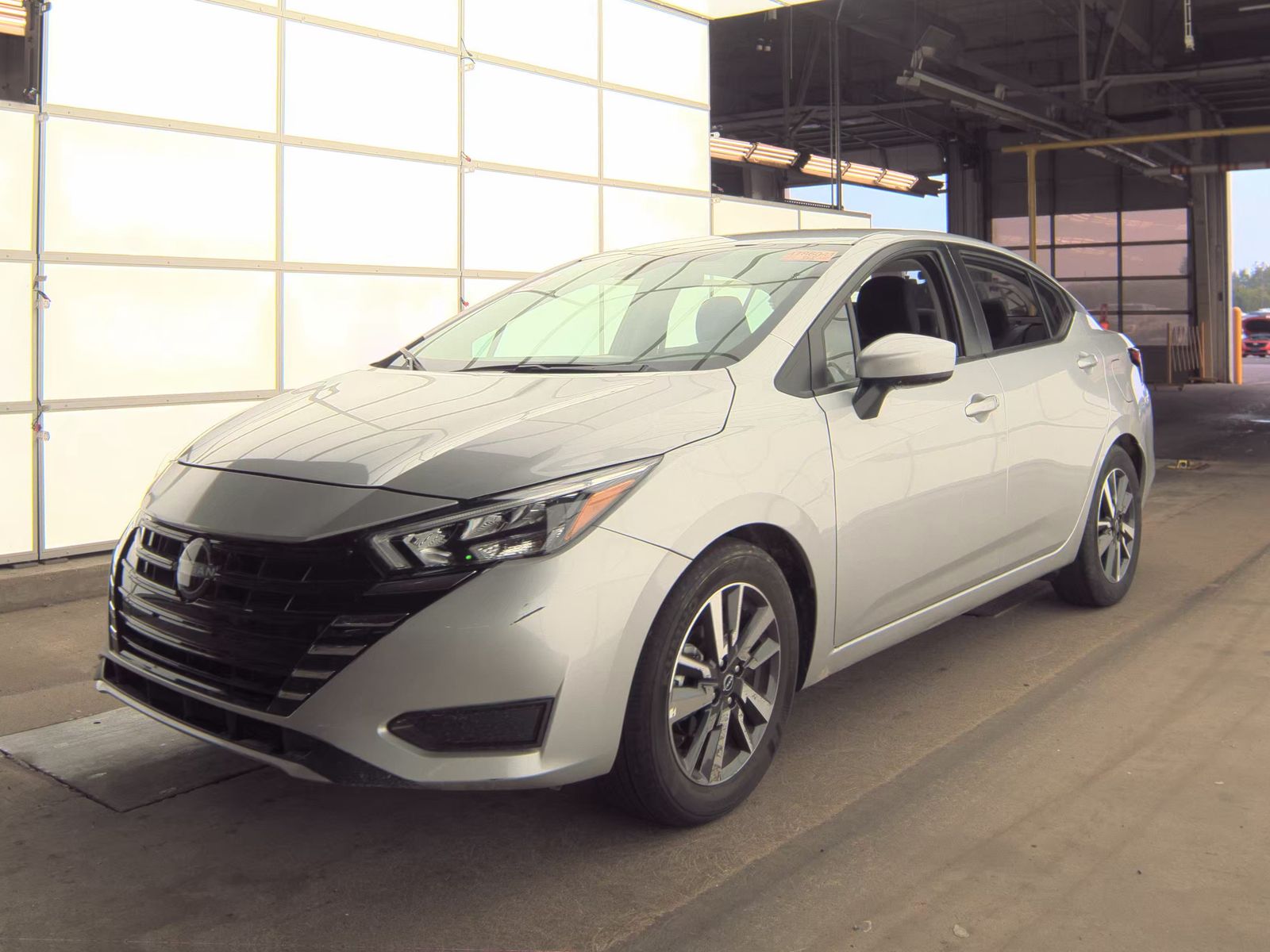 NISSAN VERSA - 1
