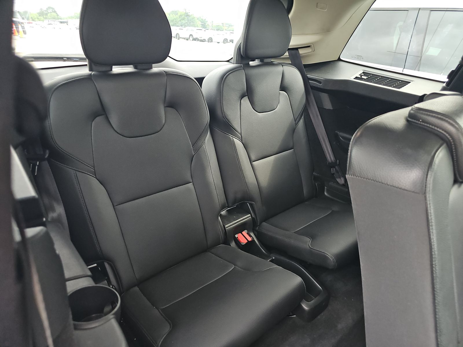 2020 Volvo XC90 T6 Momentum AWD