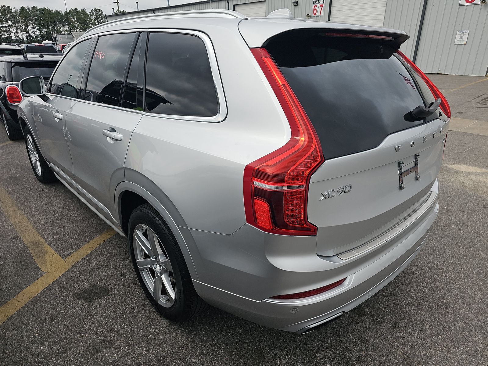 2020 Volvo XC90 T6 Momentum AWD