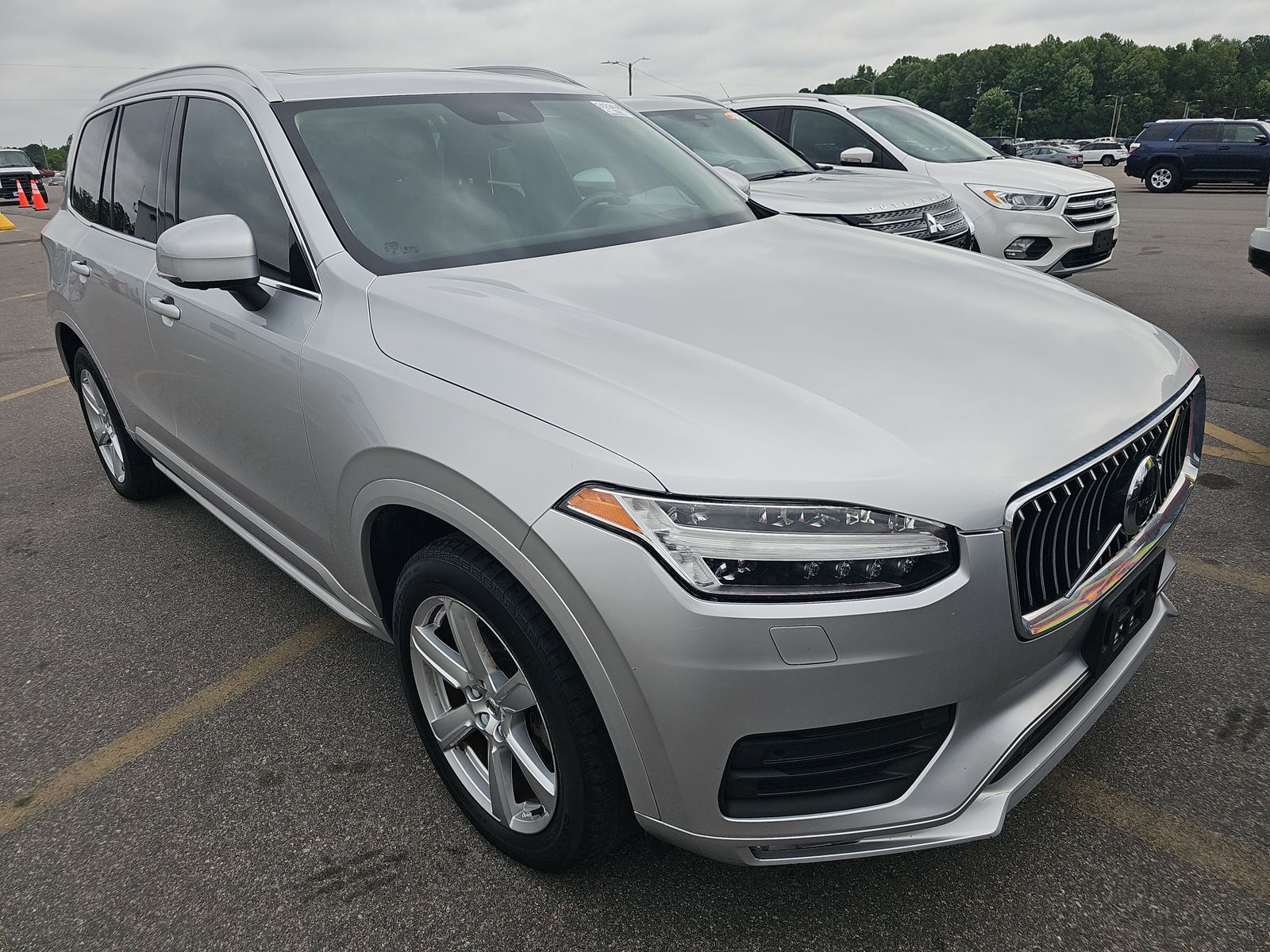 2020 Volvo XC90 T6 Momentum AWD