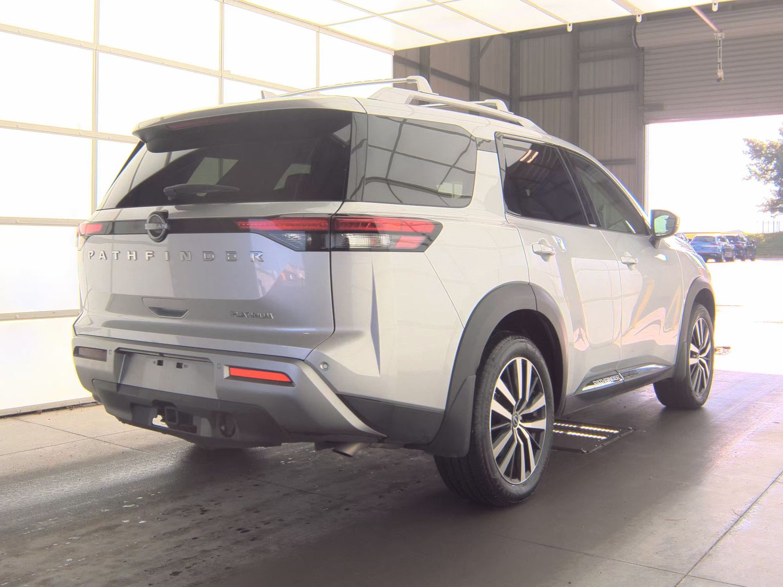 2025 Nissan Pathfinder Platinum FWD