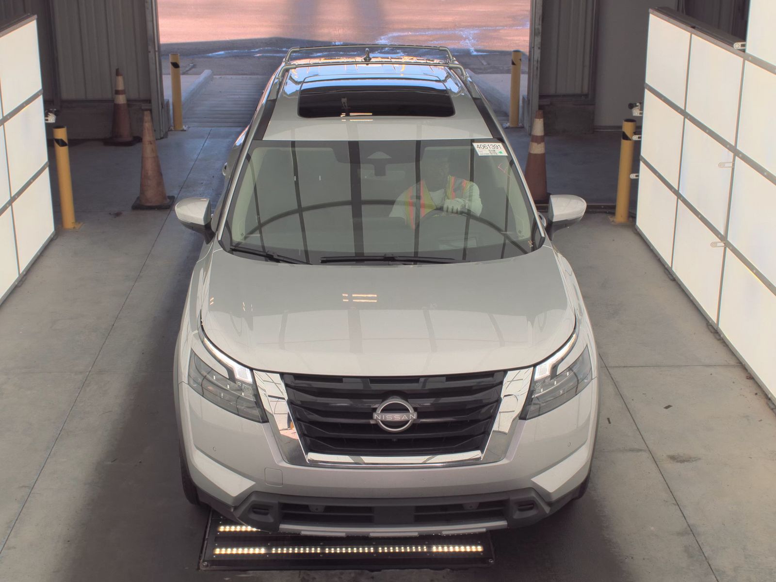 2025 Nissan Pathfinder Platinum FWD