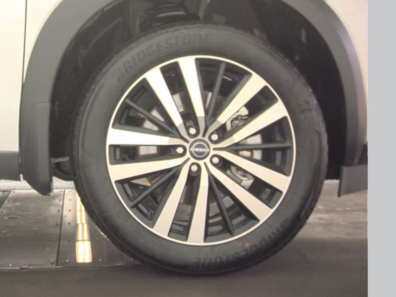 2025 Nissan Pathfinder Platinum FWD