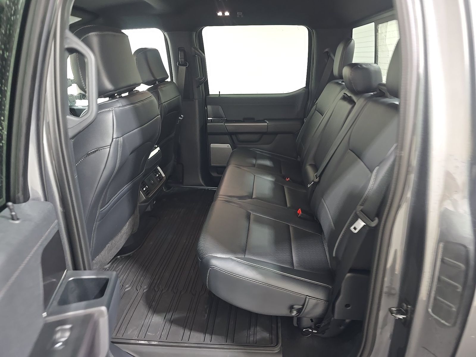 2026 Ford F-150 Lariat AWD