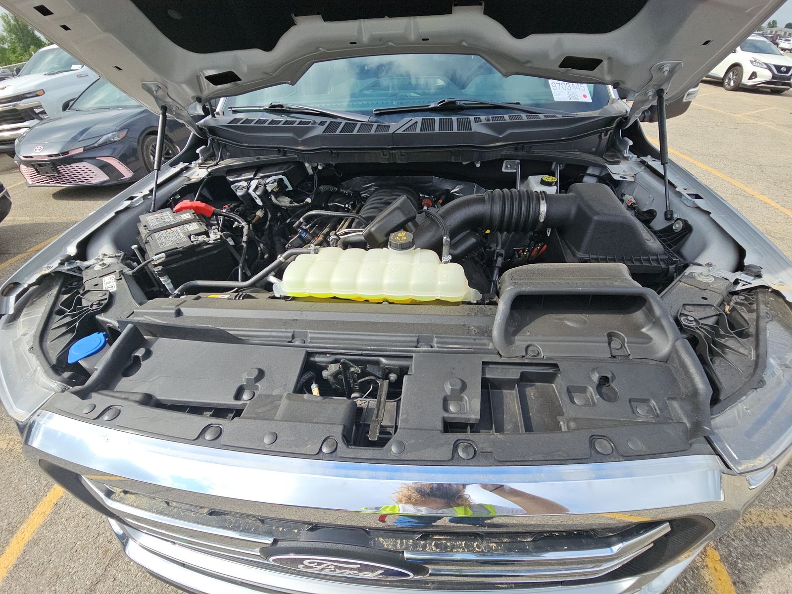 2025 Ford F-150 Lariat AWD