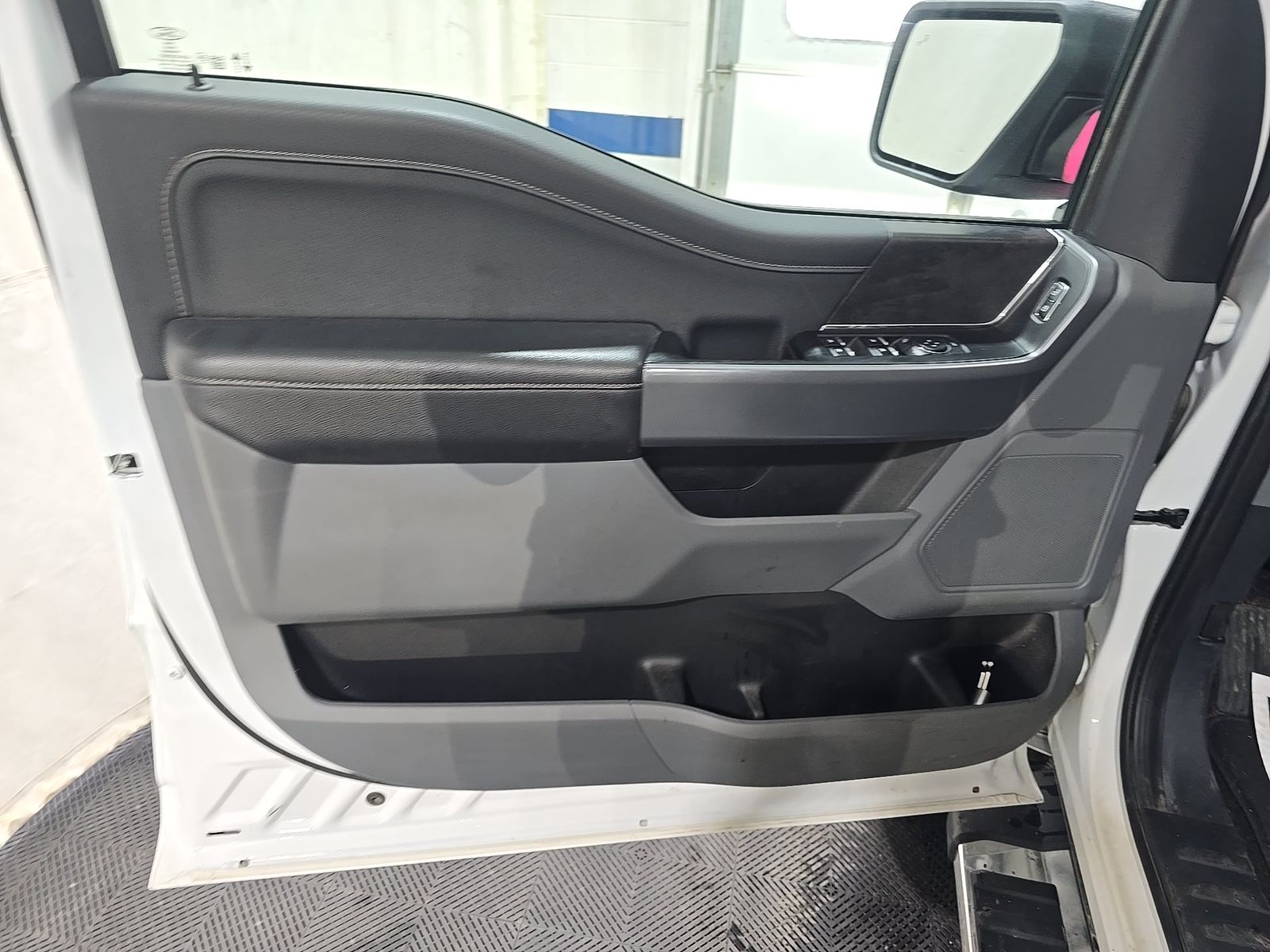 2025 Ford F-150 XLT AWD