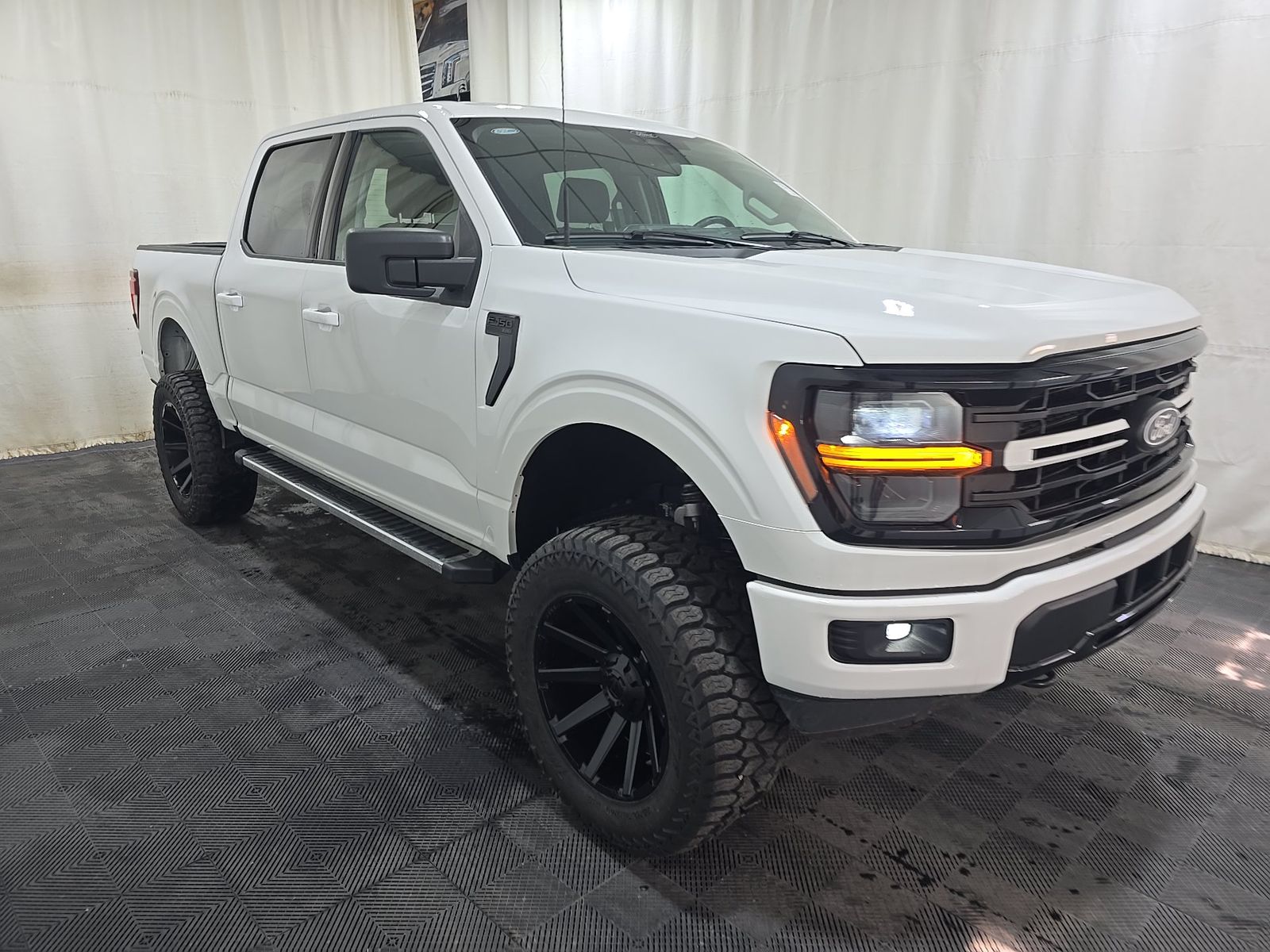 2025 Ford F-150 XLT AWD