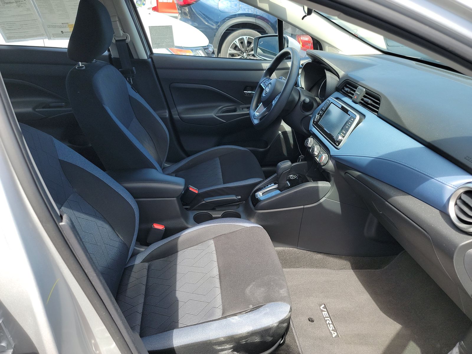 NISSAN VERSA - 9