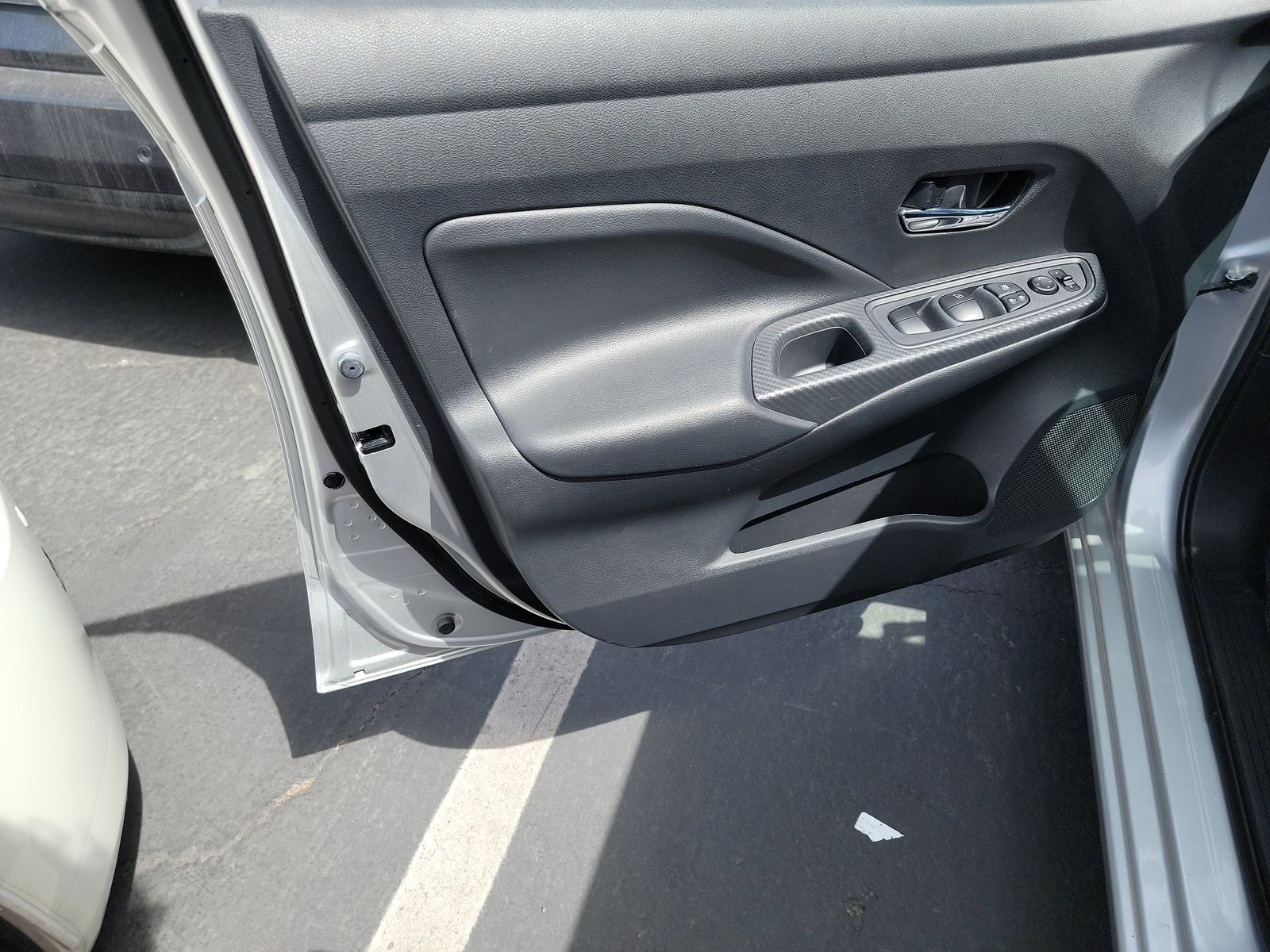 NISSAN VERSA - 10