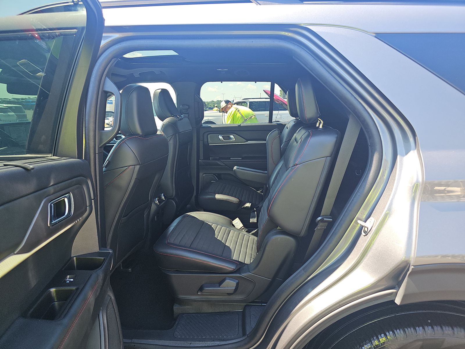 2025 Ford Explorer ST-Line AWD
