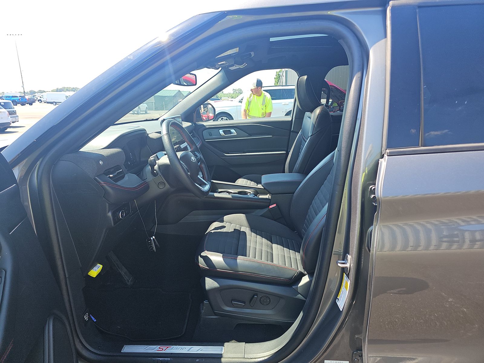 2025 Ford Explorer ST-Line AWD