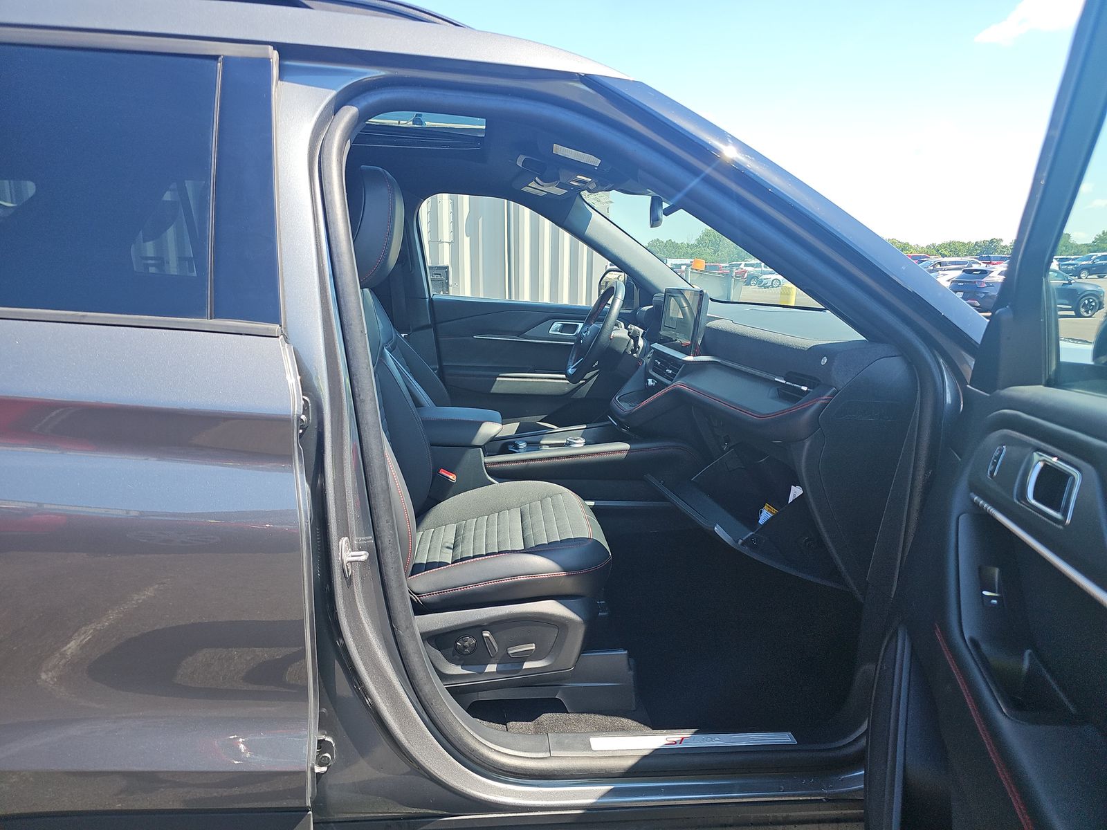2025 Ford Explorer ST-Line AWD