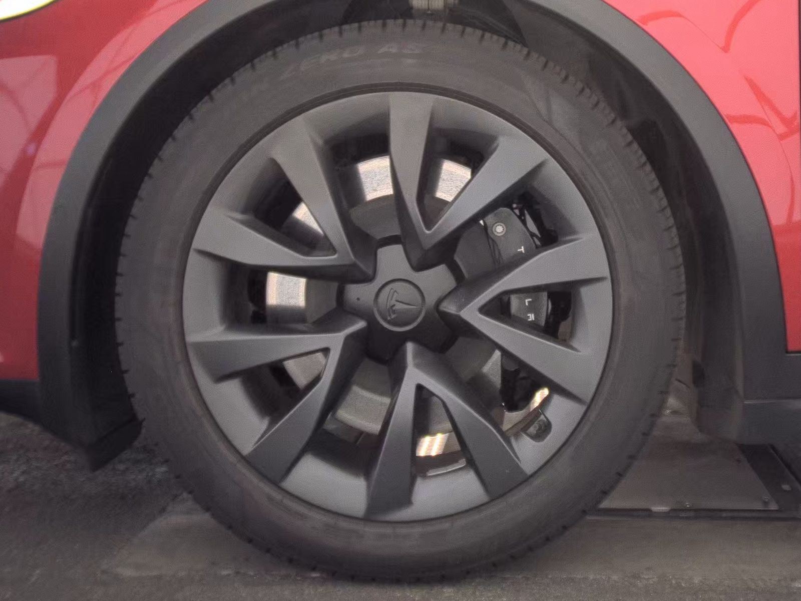 TESLA MODEL X - 10