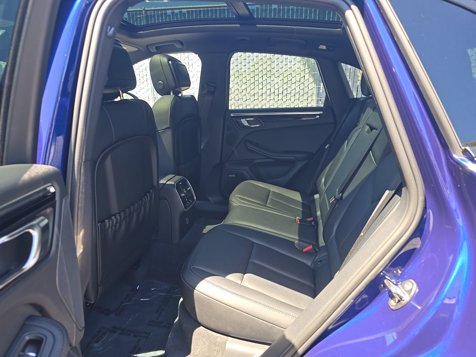 2025 Porsche Macan Base AWD