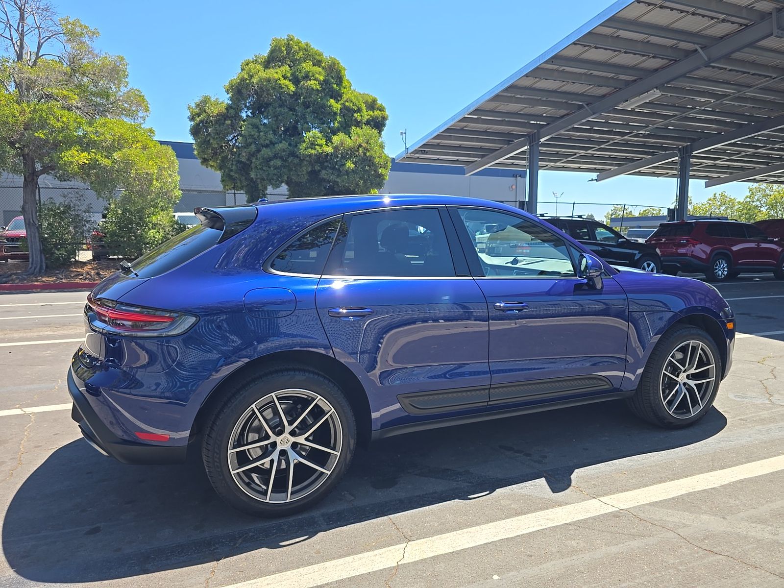 2025 Porsche Macan Base AWD