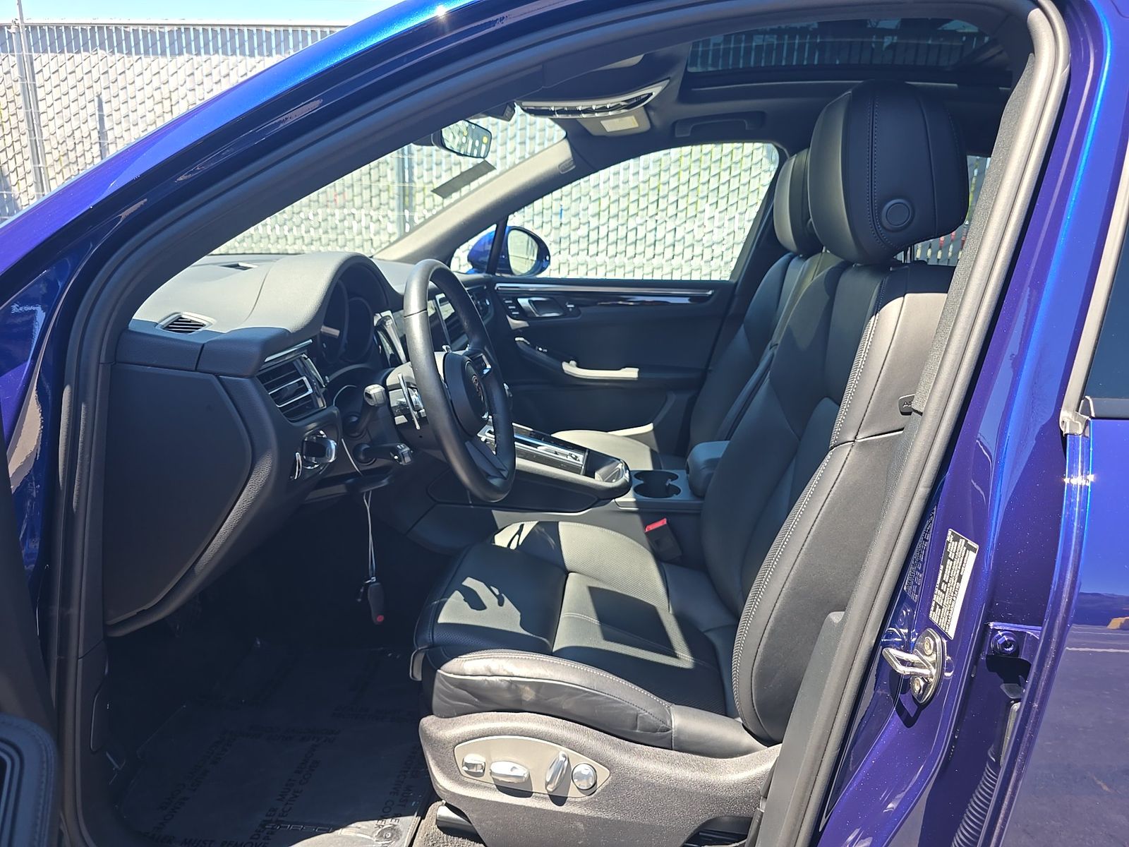 2025 Porsche Macan Base AWD