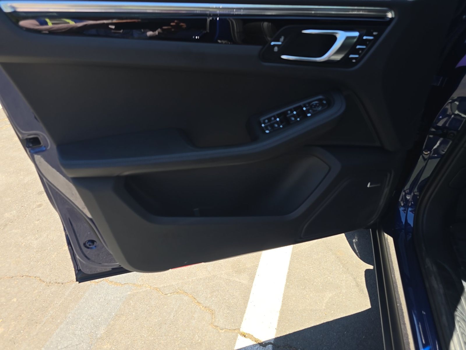 2025 Porsche Macan Base AWD