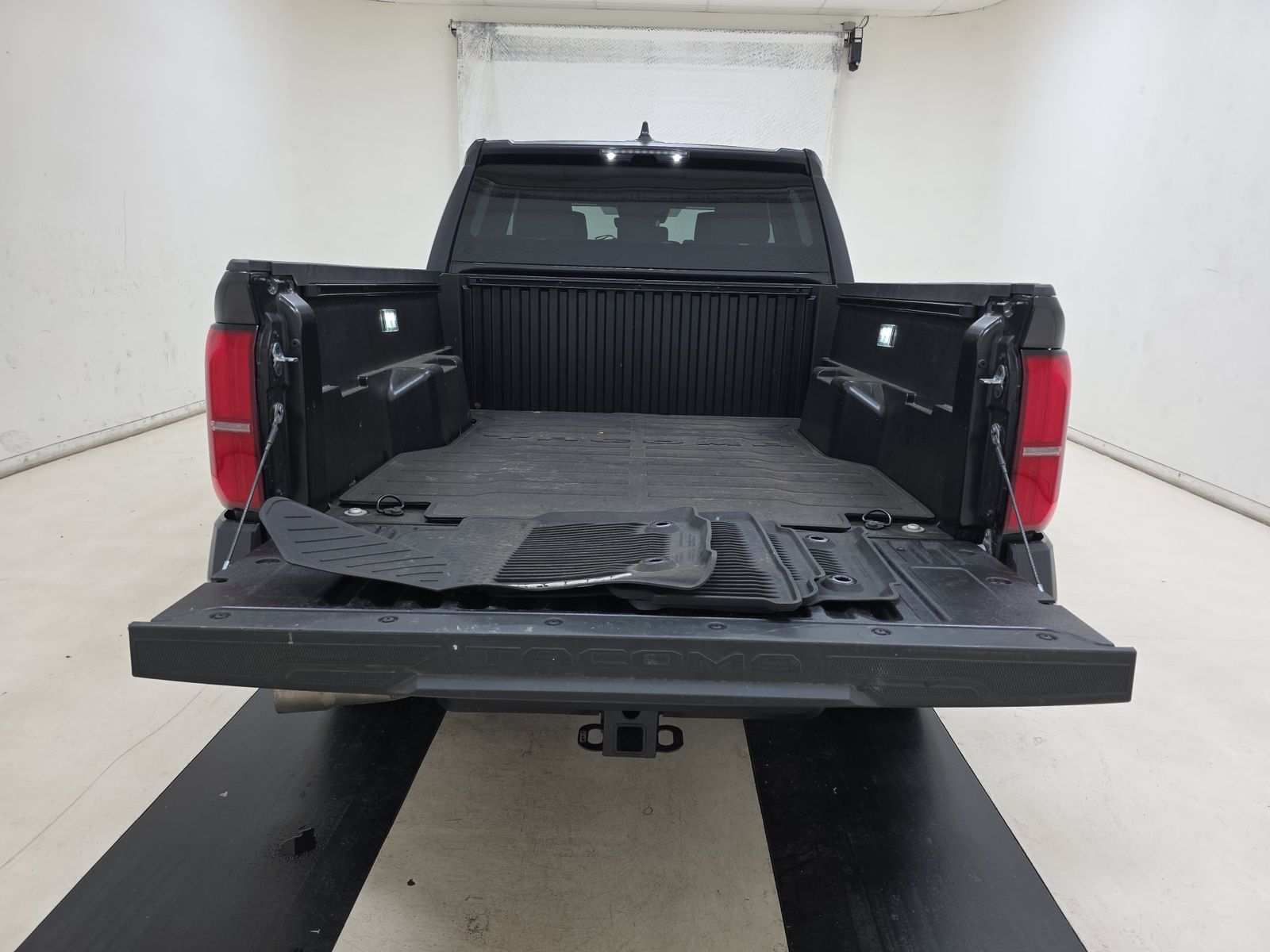2026 Toyota Tacoma SR5 AWD