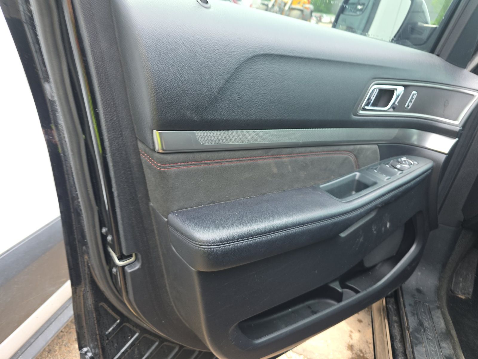 FORD EXPLORER - 10