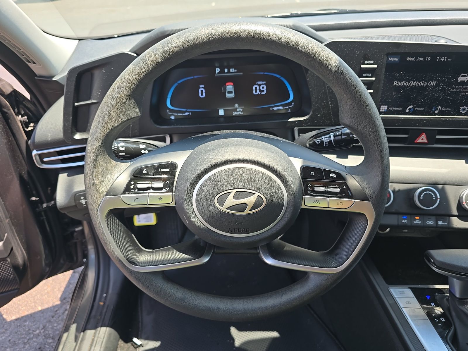 2025 Hyundai Elantra SE FWD