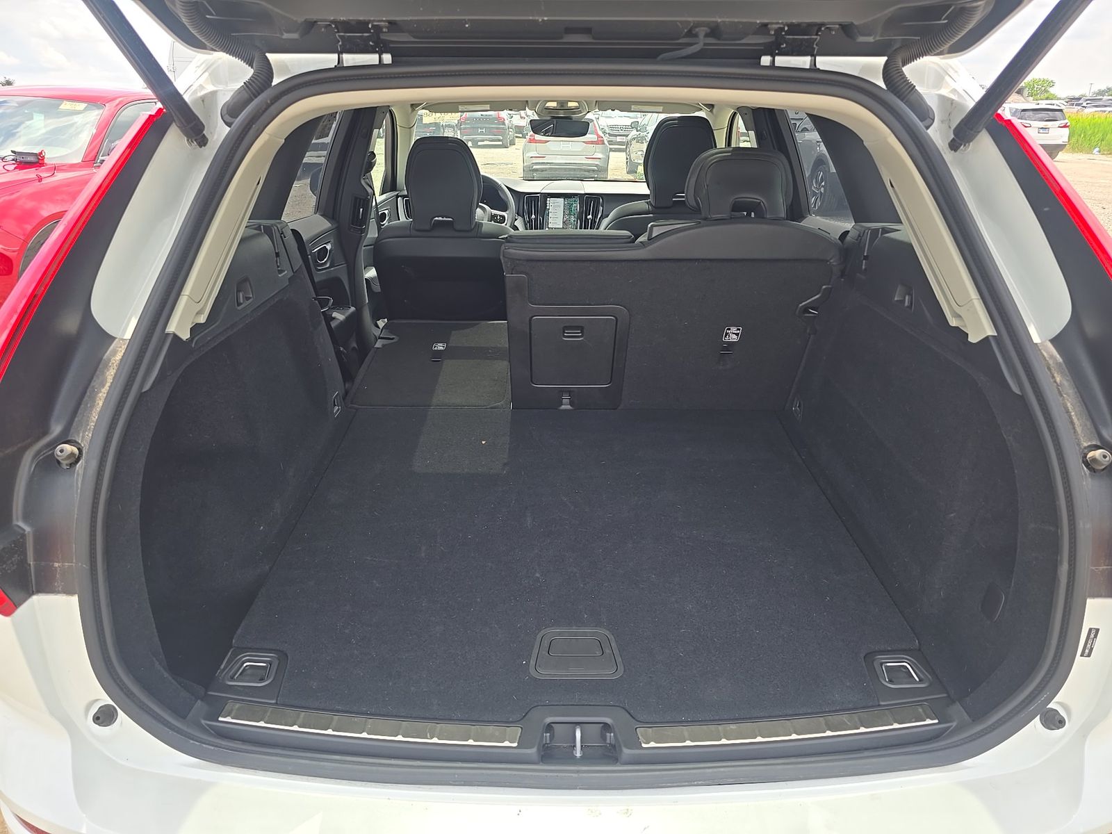 2025 Volvo XC60 B5 Plus AWD
