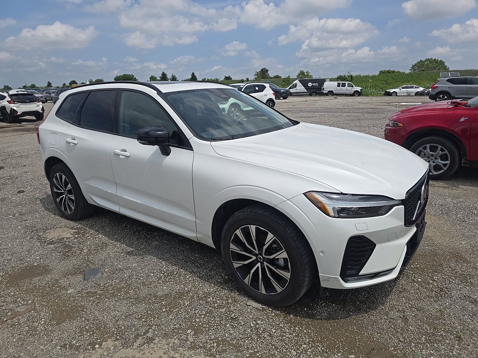2025 Volvo XC60 B5 Plus AWD