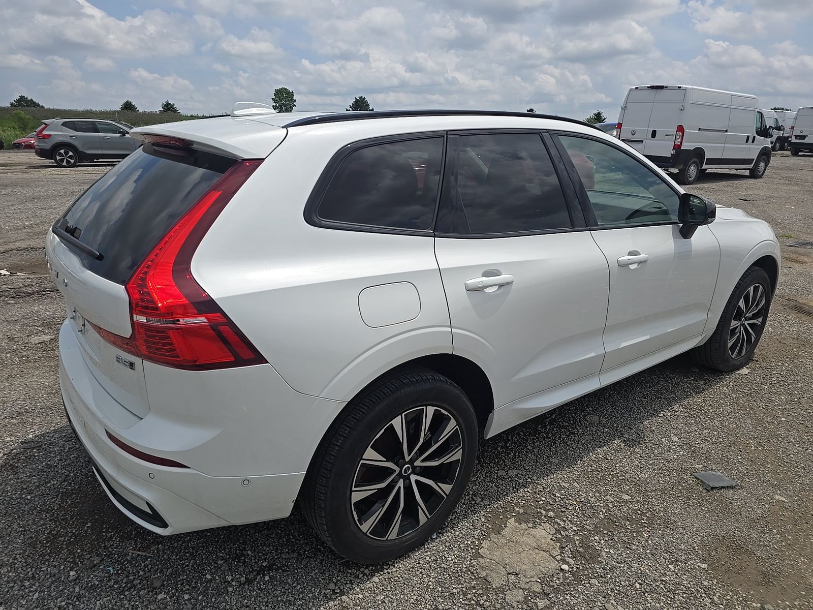 2025 Volvo XC60 B5 Plus AWD