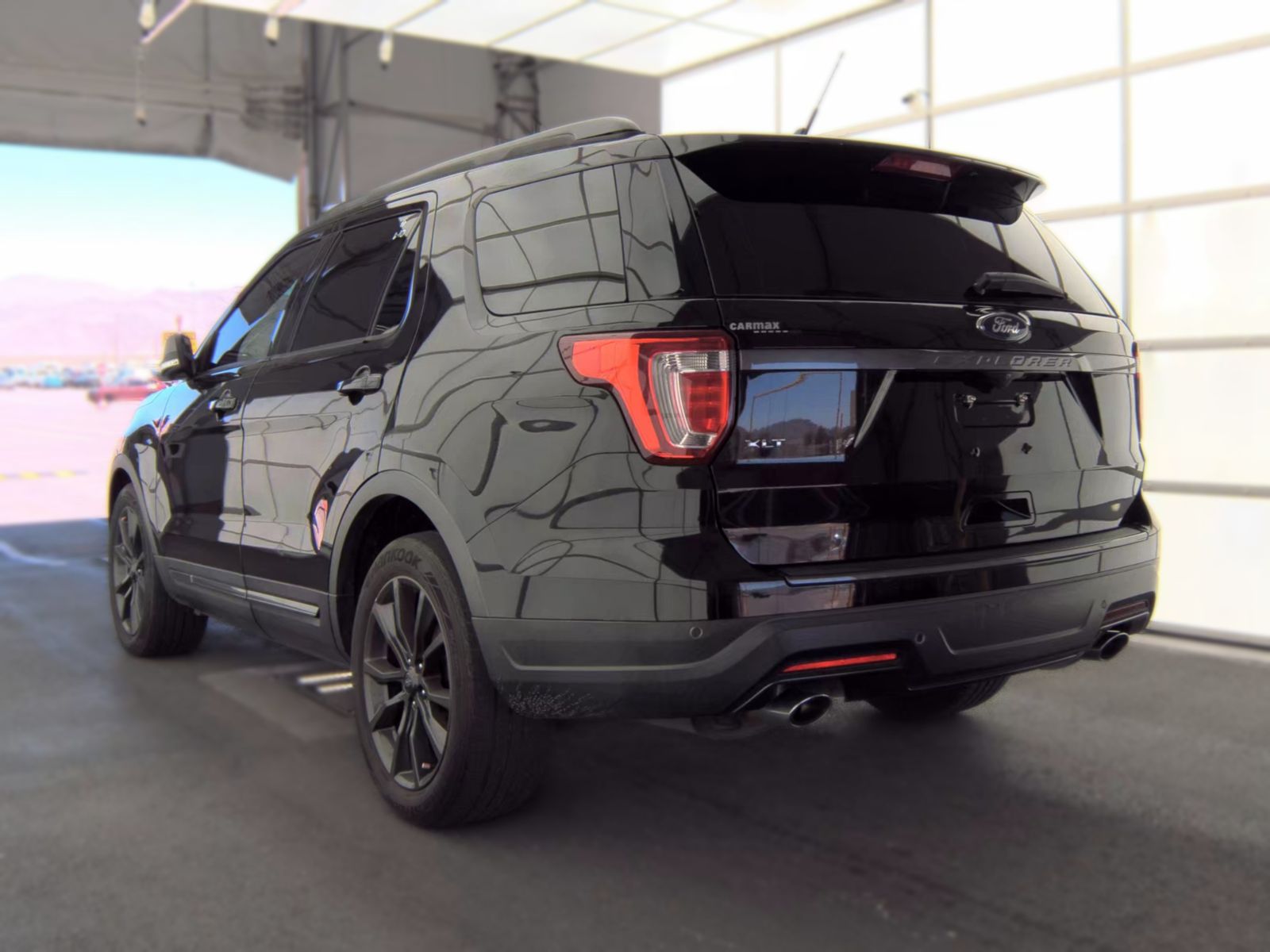 FORD EXPLORER - 9