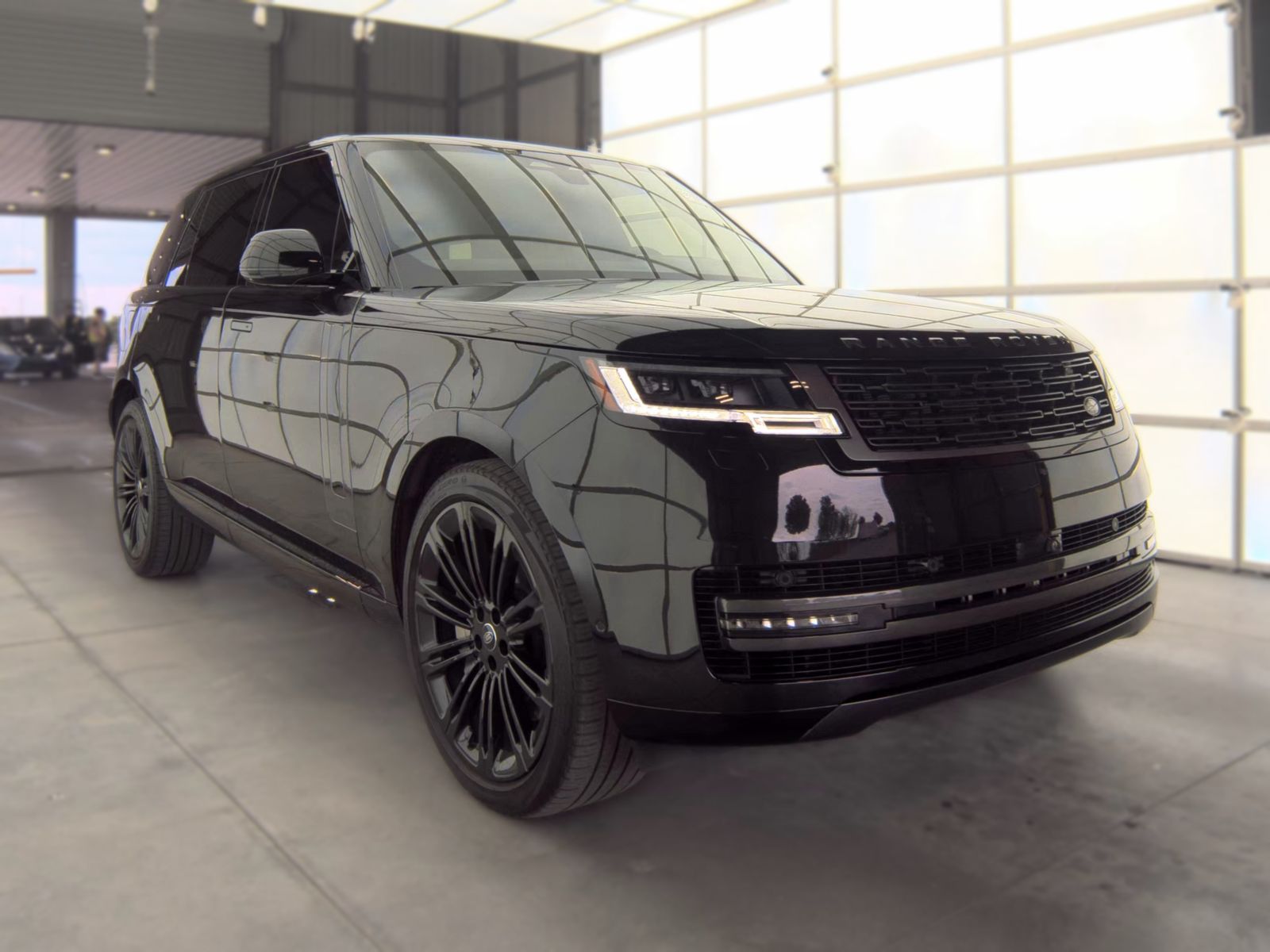 2024 Land Rover Range Rover SE LWB AWD