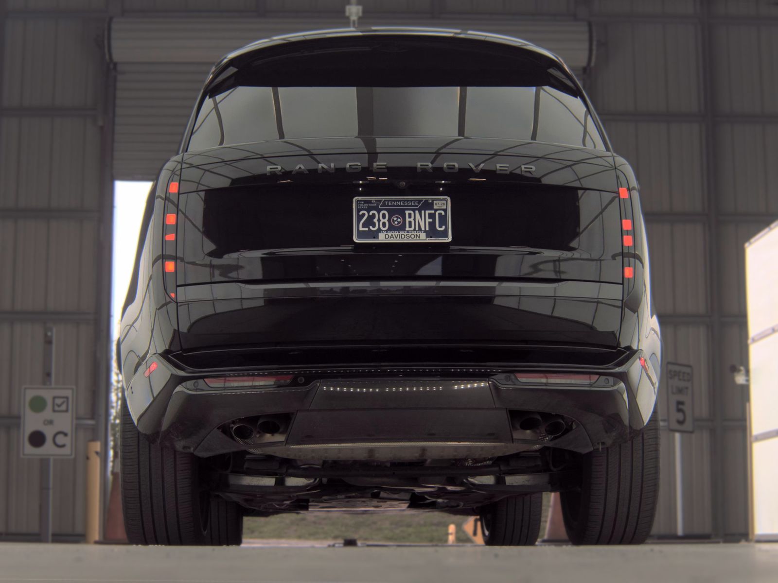 2024 Land Rover Range Rover SE LWB AWD