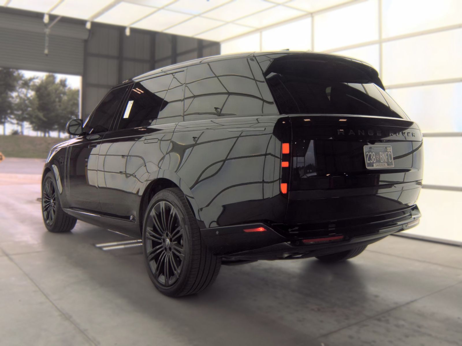 2024 Land Rover Range Rover SE LWB AWD