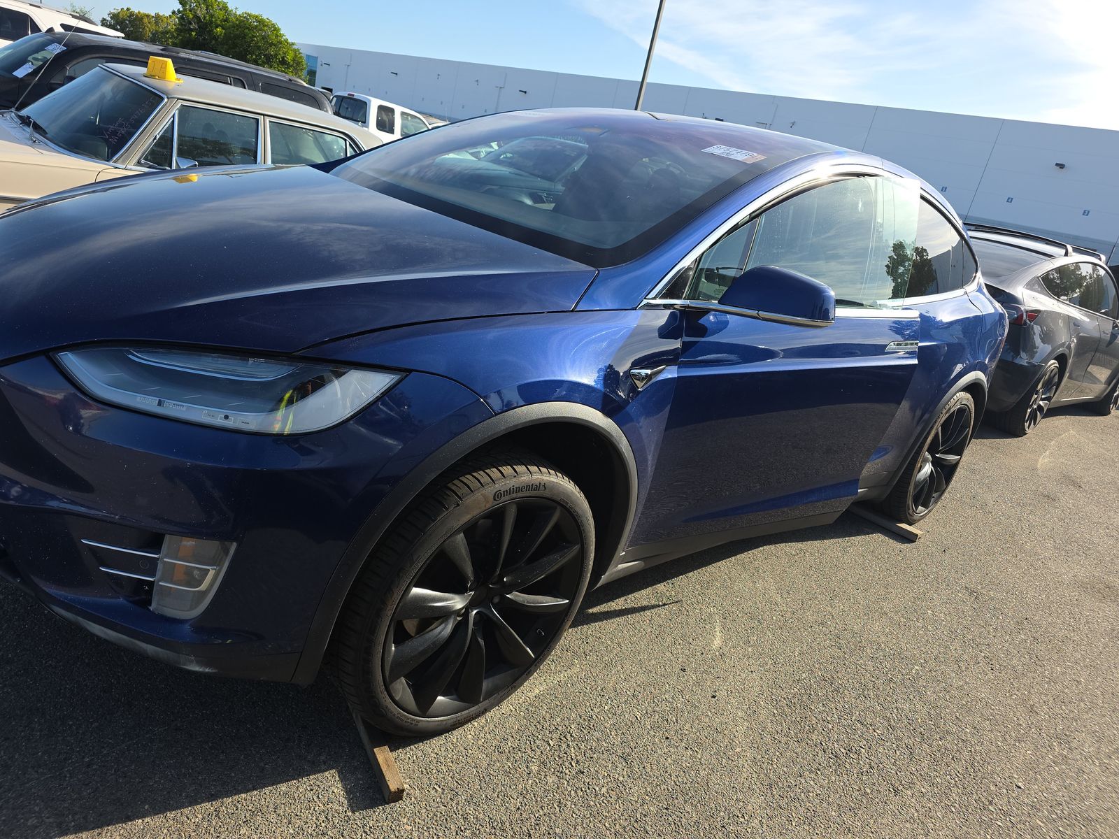 TESLA MODEL X - 1