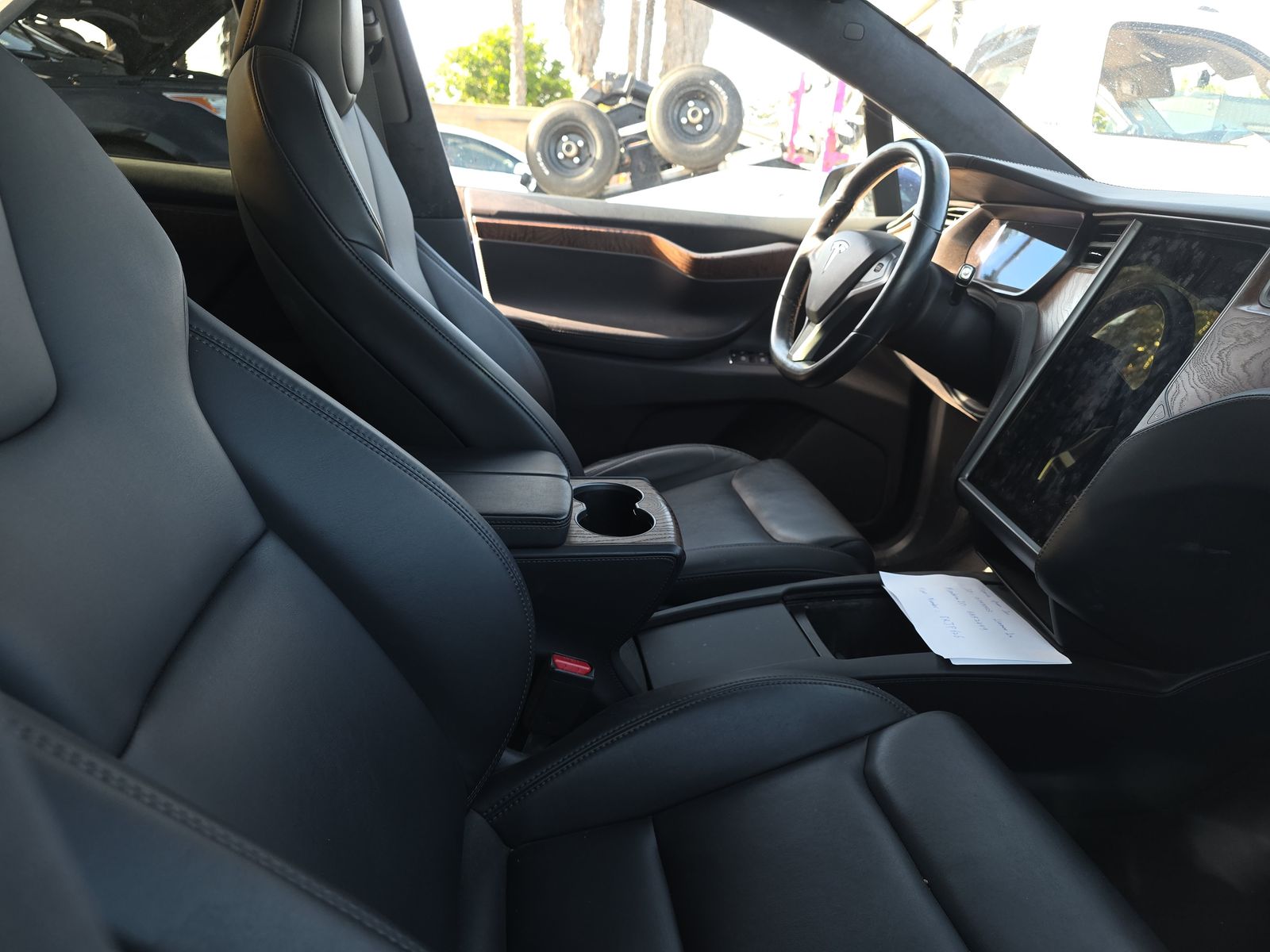 TESLA MODEL X - 9