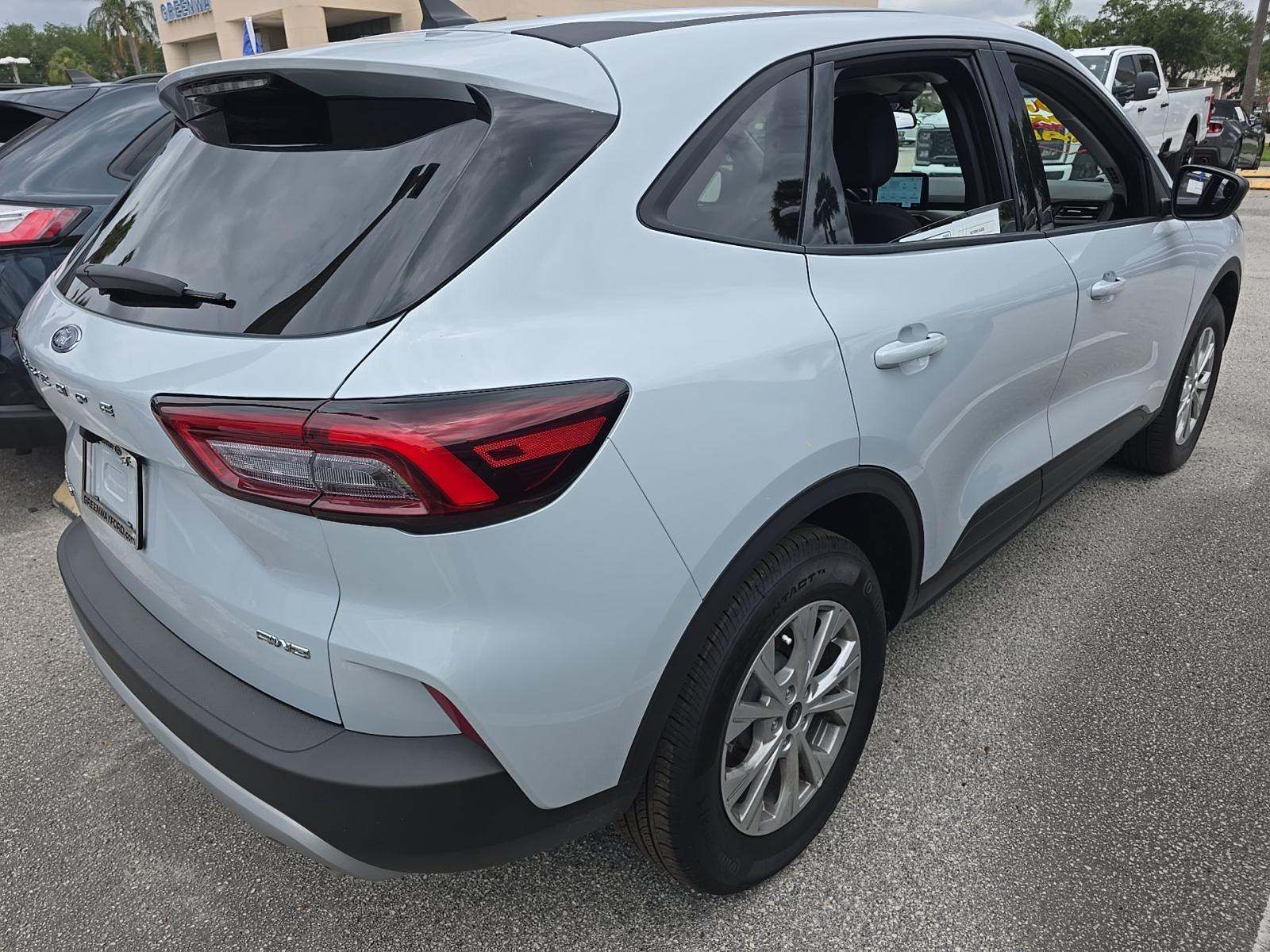 FORD ESCAPE - 3