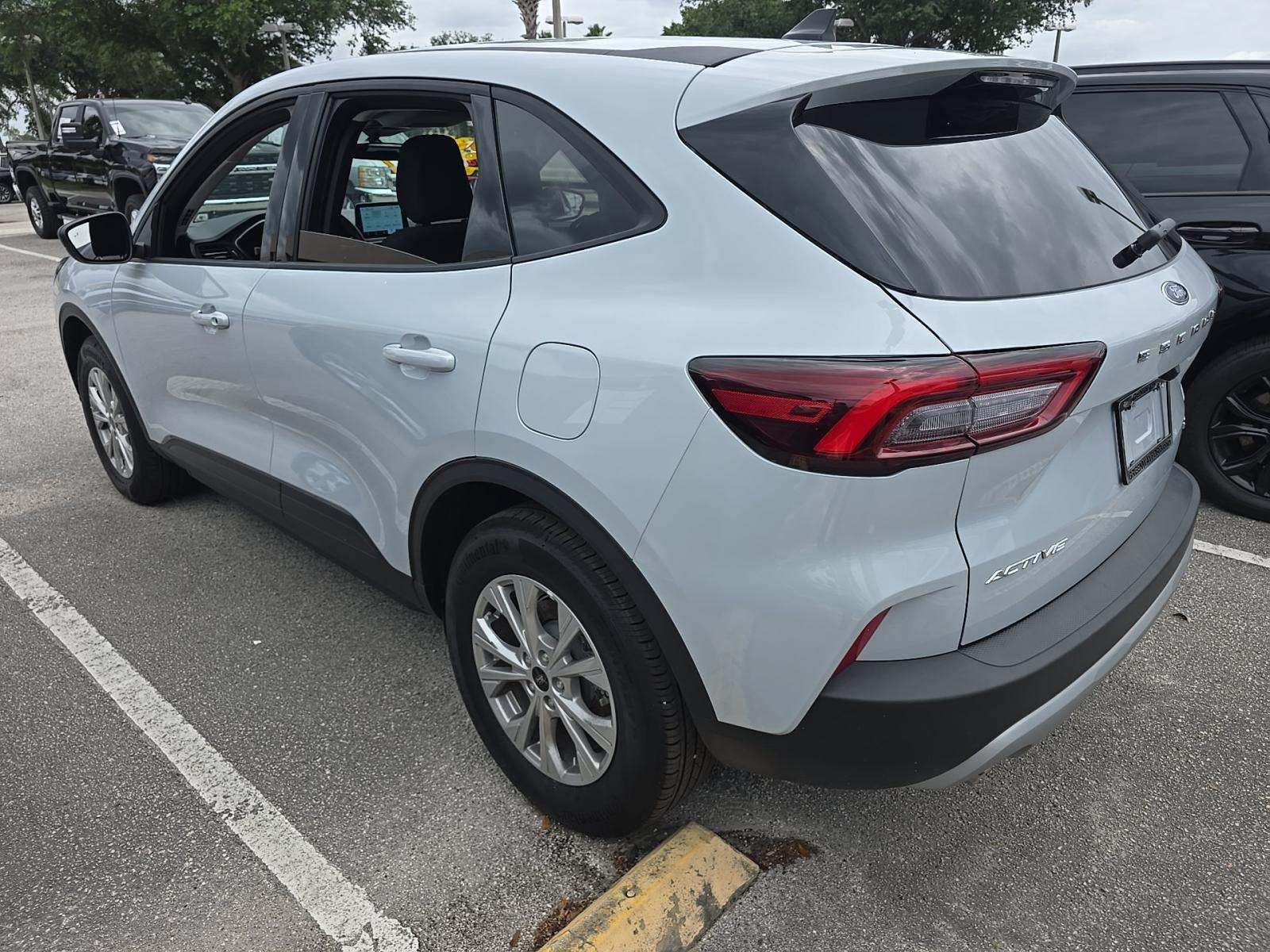 FORD ESCAPE - 4