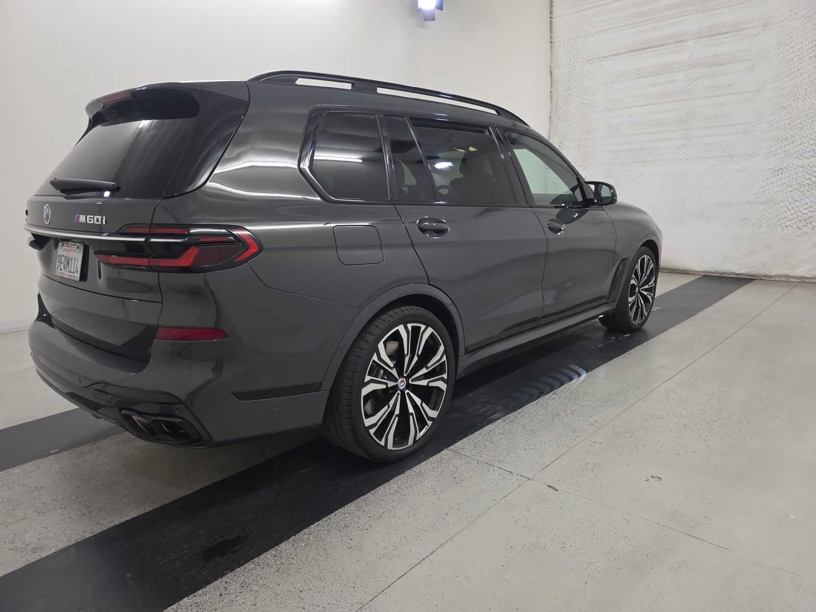 2023 BMW X7 M60i AWD