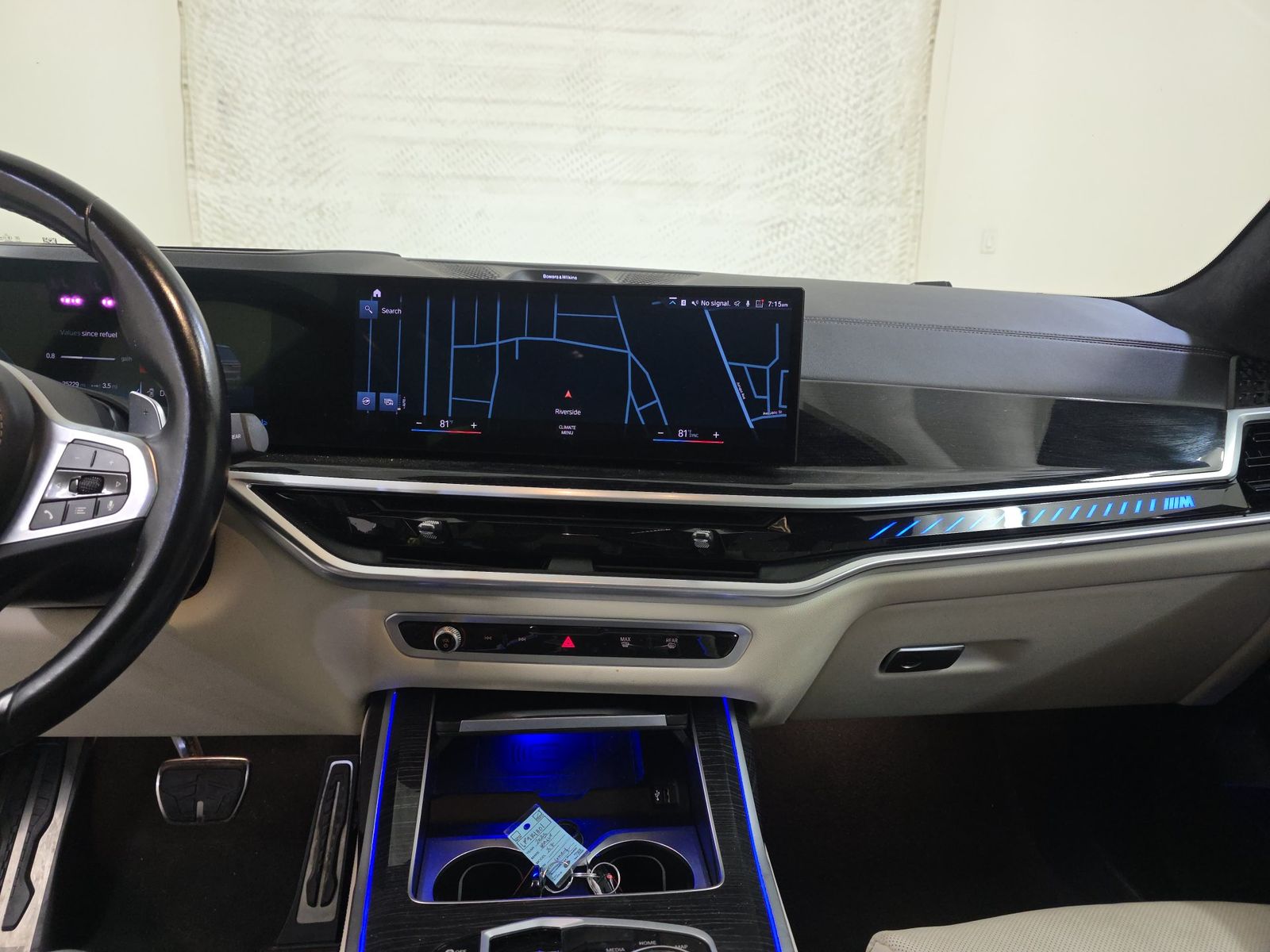 2023 BMW X7 M60i AWD