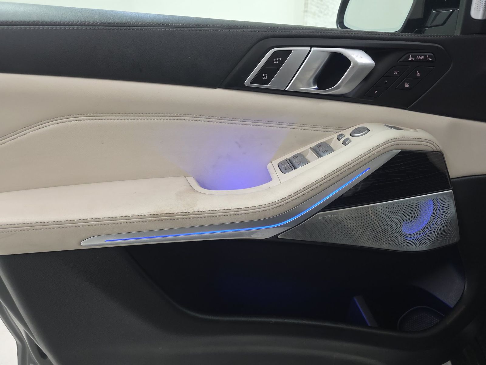 2023 BMW X7 M60i AWD
