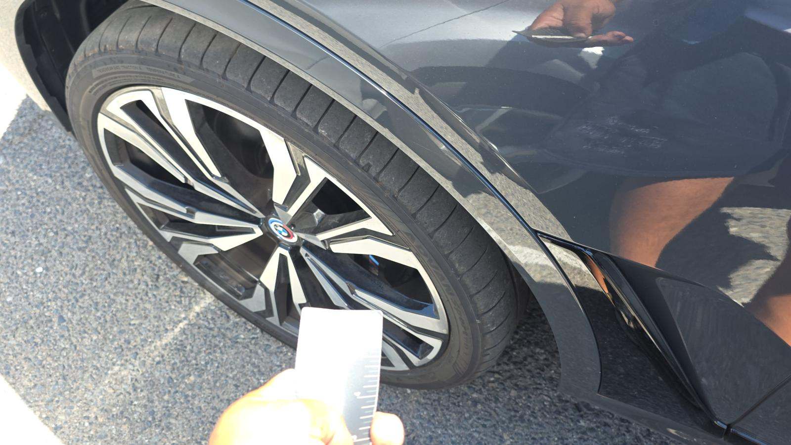 2023 BMW X7 M60i AWD