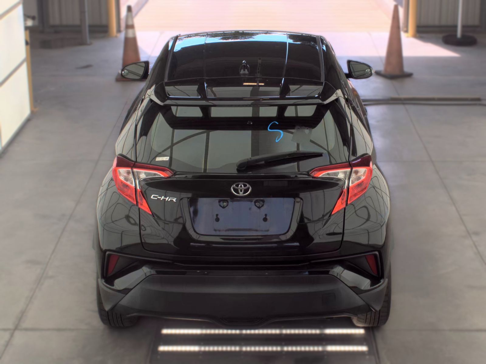 2021 Toyota C-HR LE FWD