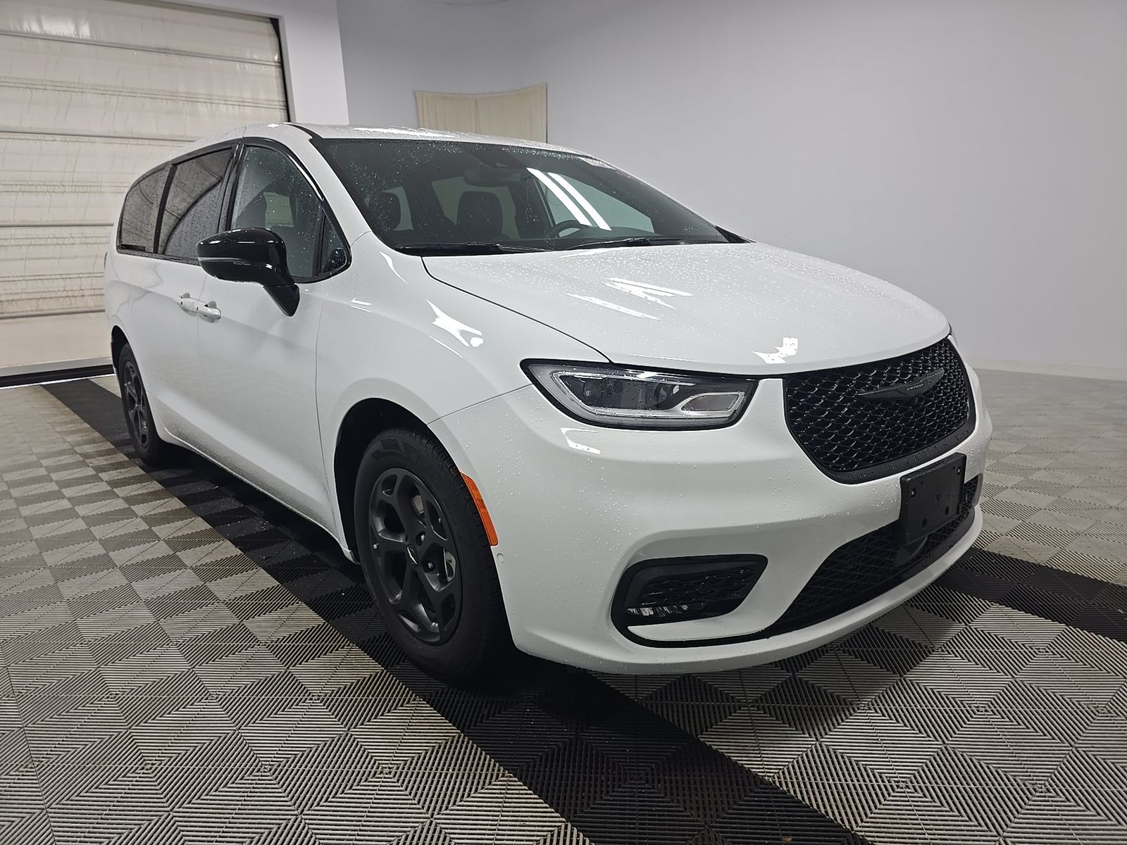2024 Chrysler Pacifica Hybrid Select S Appearance FWD