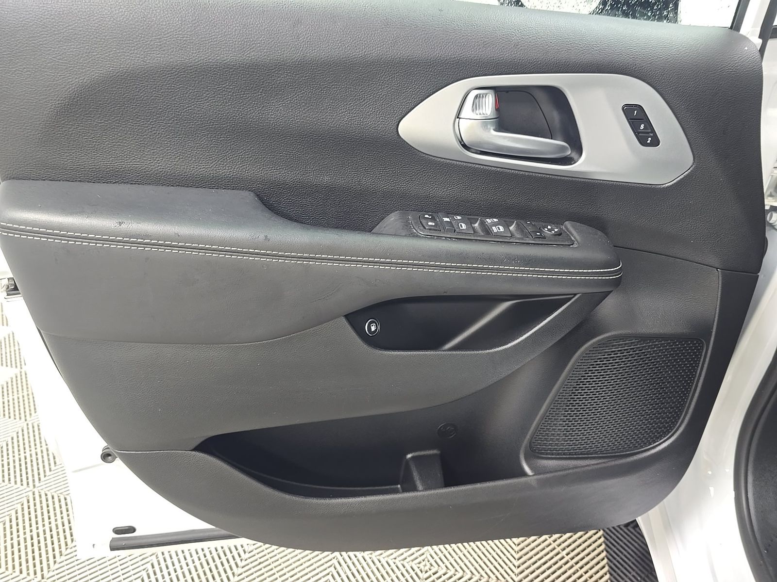 2024 Chrysler Pacifica Hybrid Select S Appearance FWD