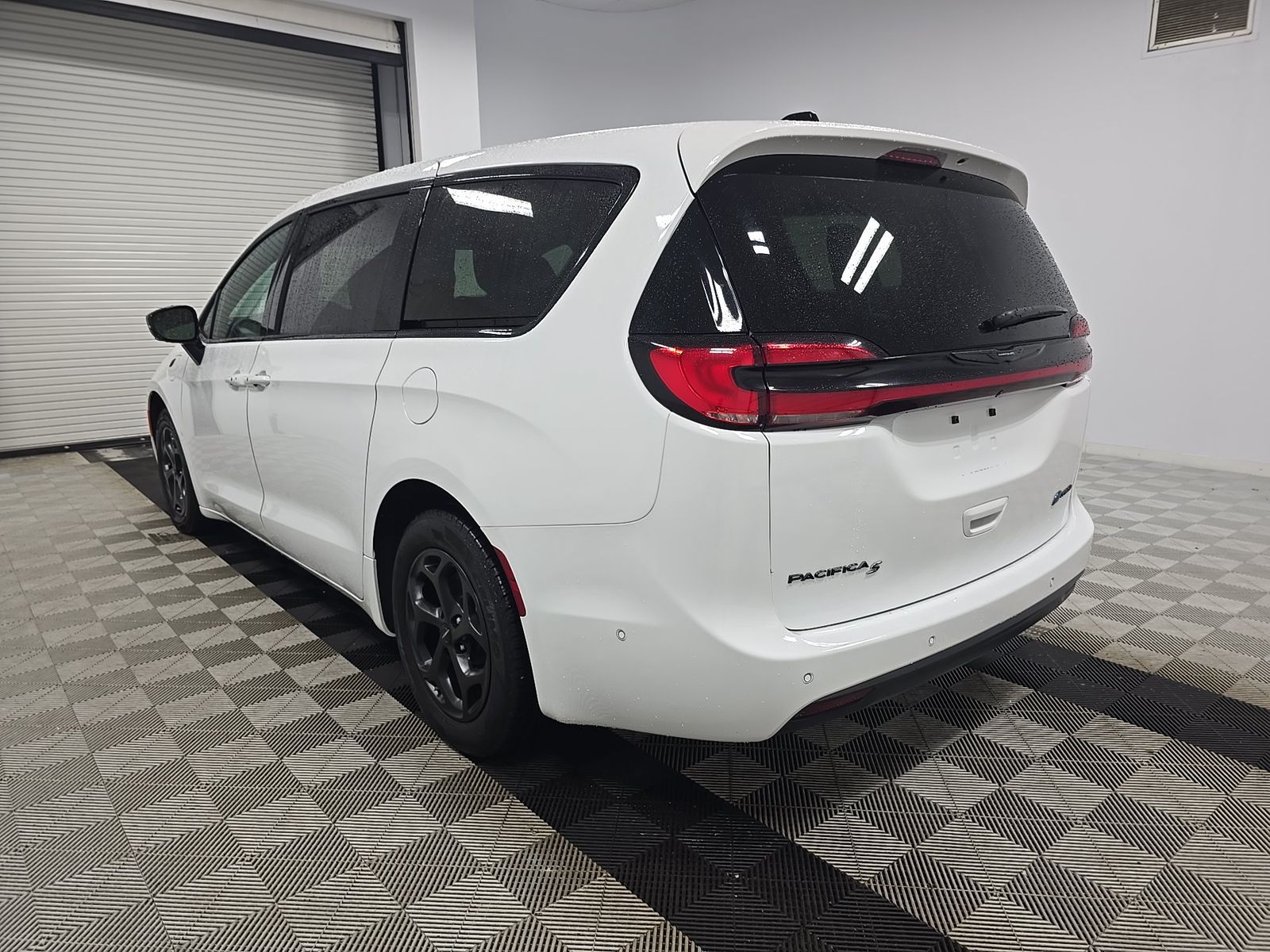 2024 Chrysler Pacifica Hybrid Select S Appearance FWD