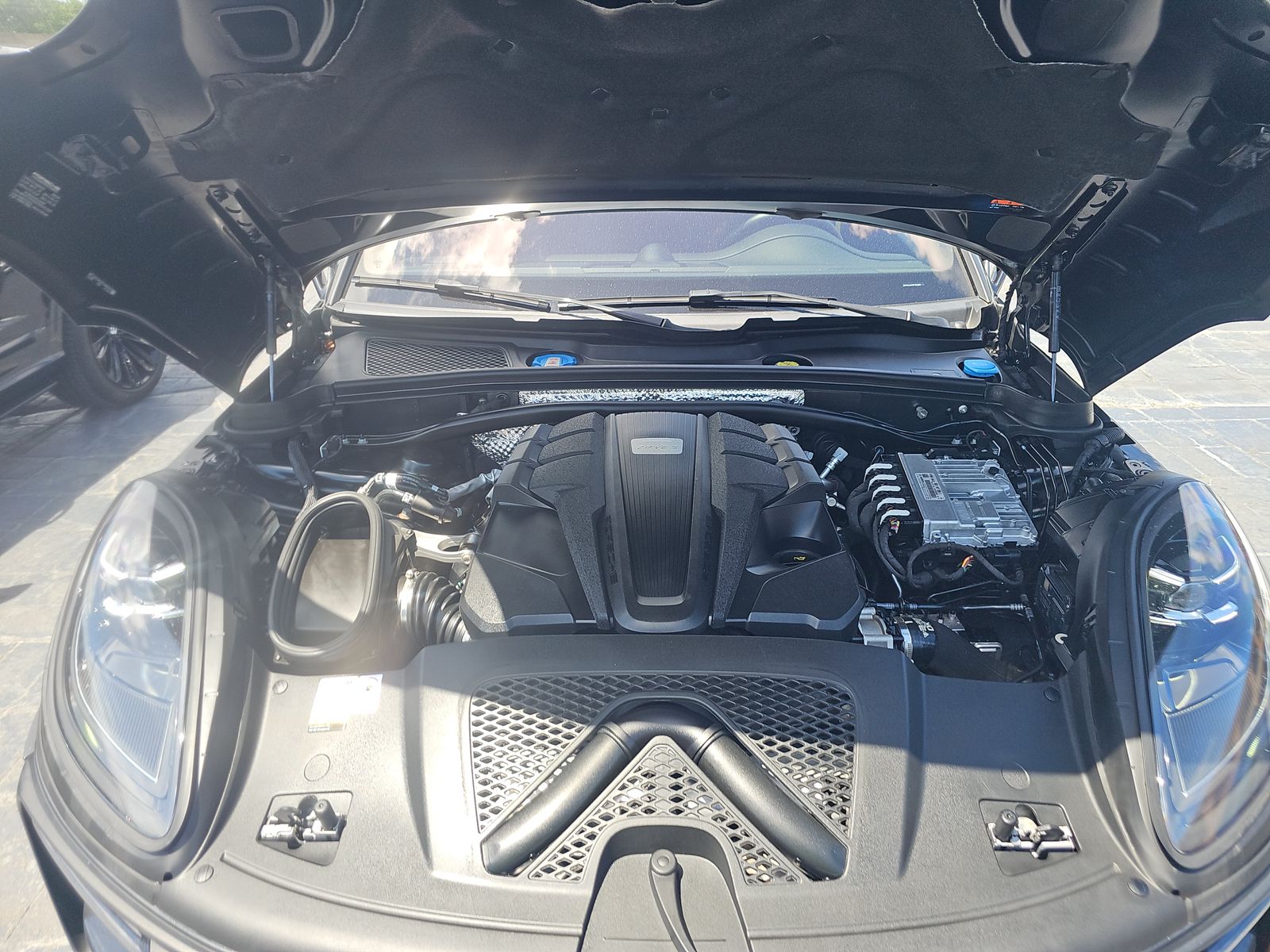 2023 Porsche Macan S AWD