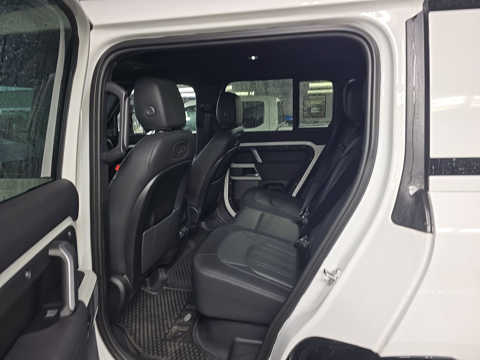 2022 Land Rover Defender 110 X-Dynamic SE AWD