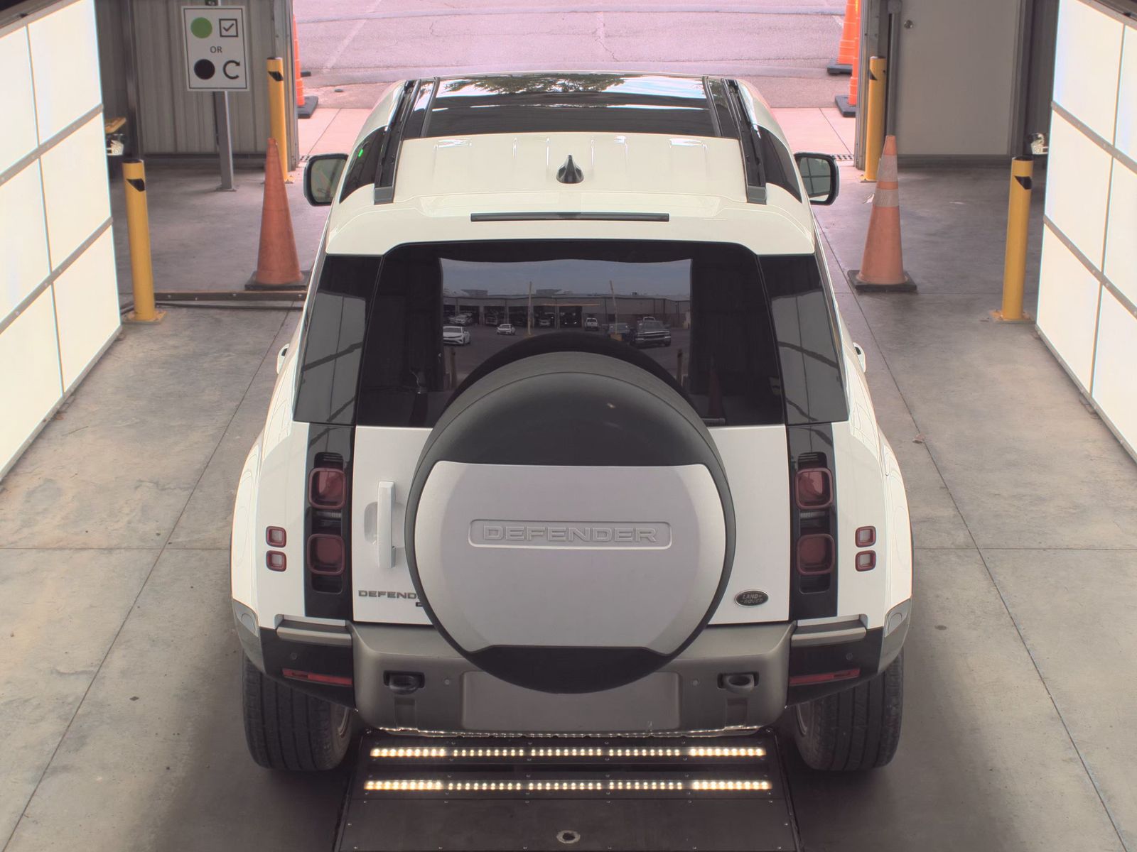 2022 Land Rover Defender 110 X-Dynamic SE AWD