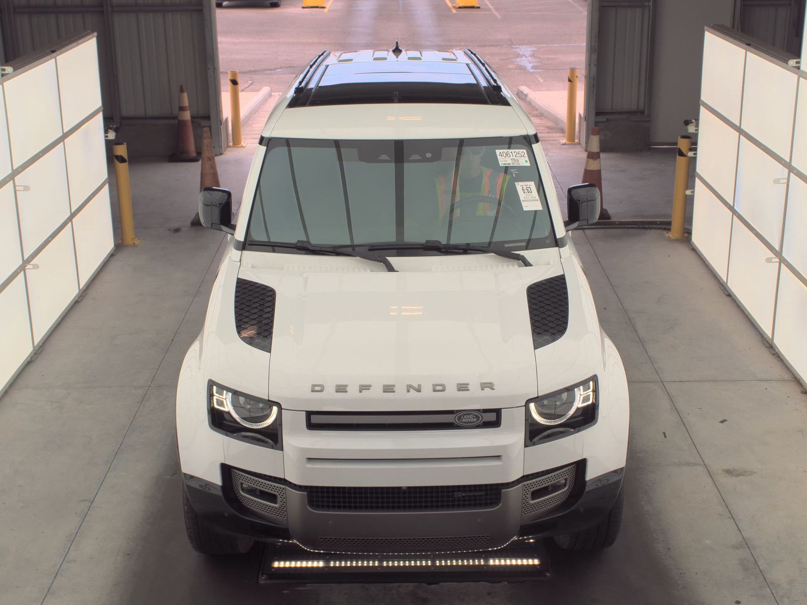2022 Land Rover Defender 110 X-Dynamic SE AWD
