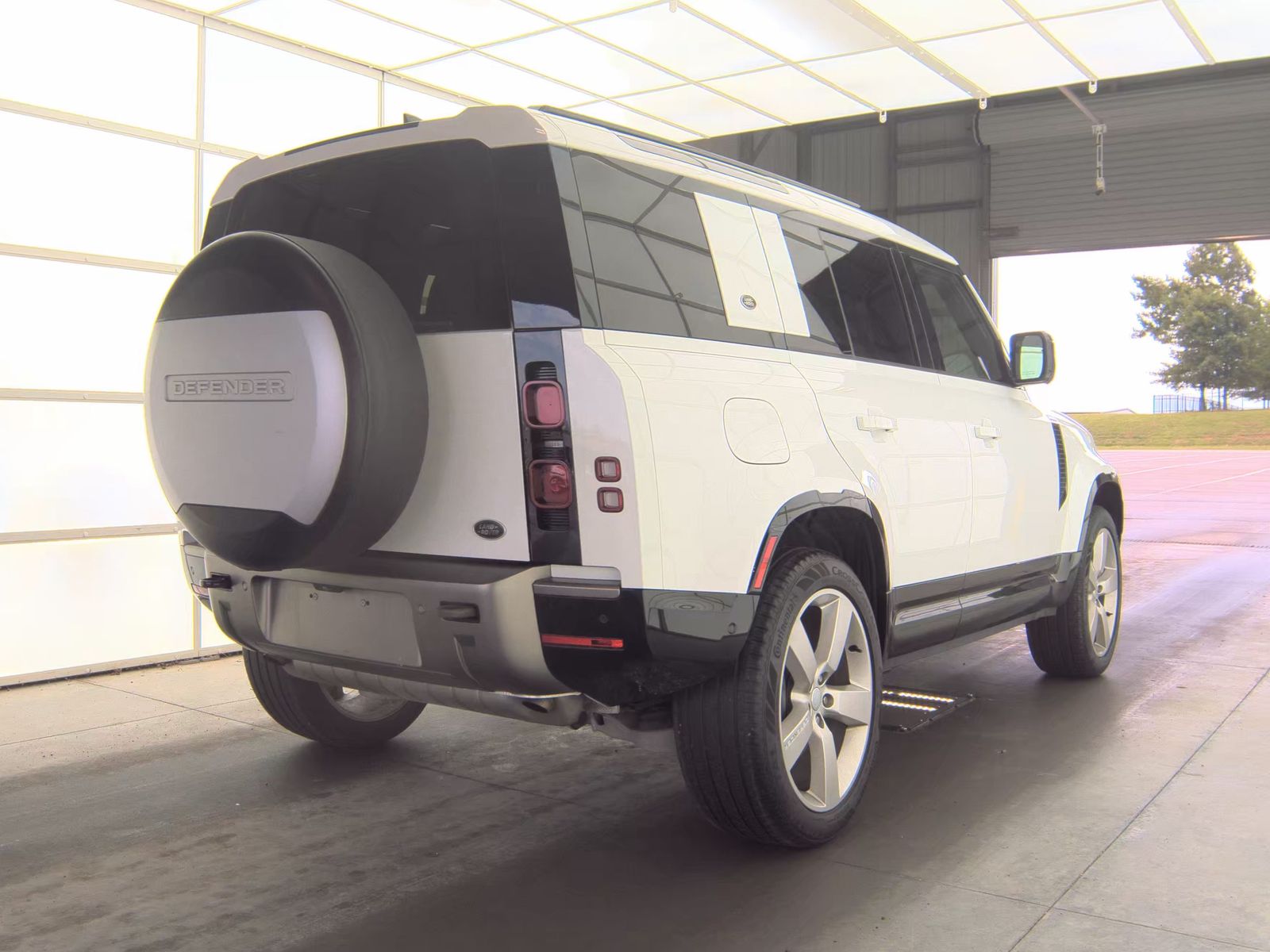 2022 Land Rover Defender 110 X-Dynamic SE AWD