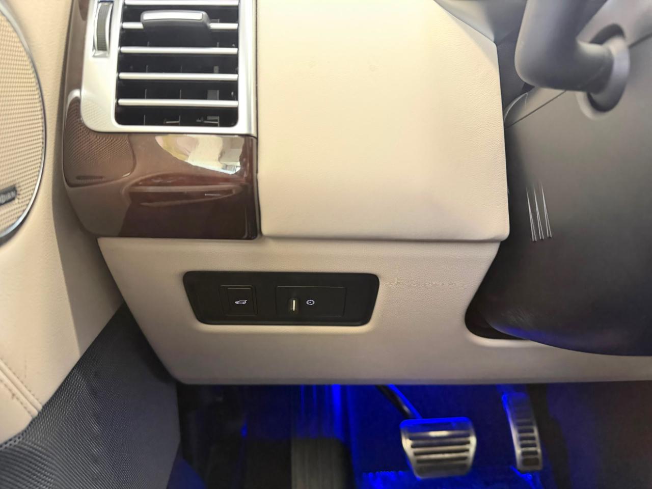 2021 Land Rover Range Rover P525 Westminster AWD