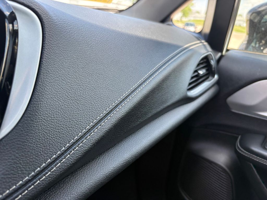 2025 Chrysler Pacifica Limited FWD